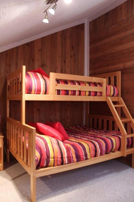 Akiskinook At Windermere Lake - Private Beach Access - New Pool And Hot Tub Now Open! Invermere Εξωτερικό φωτογραφία