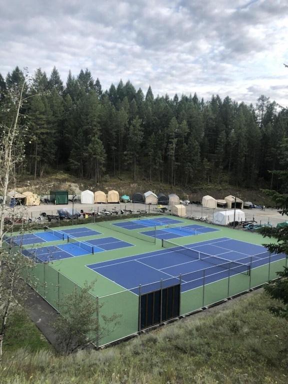 Akiskinook At Windermere Lake - Private Beach Access - New Pool And Hot Tub Now Open! Invermere Εξωτερικό φωτογραφία