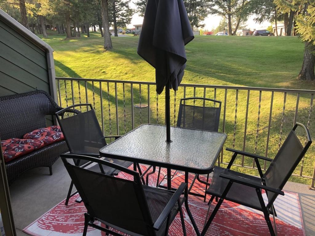 Akiskinook At Windermere Lake - Private Beach Access - New Pool And Hot Tub Now Open! Invermere Εξωτερικό φωτογραφία