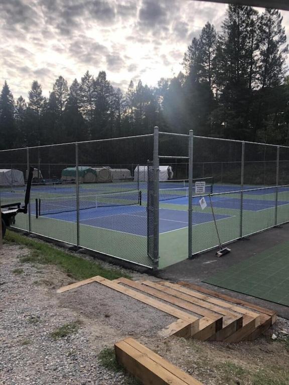 Akiskinook At Windermere Lake - Private Beach Access - New Pool And Hot Tub Now Open! Invermere Εξωτερικό φωτογραφία